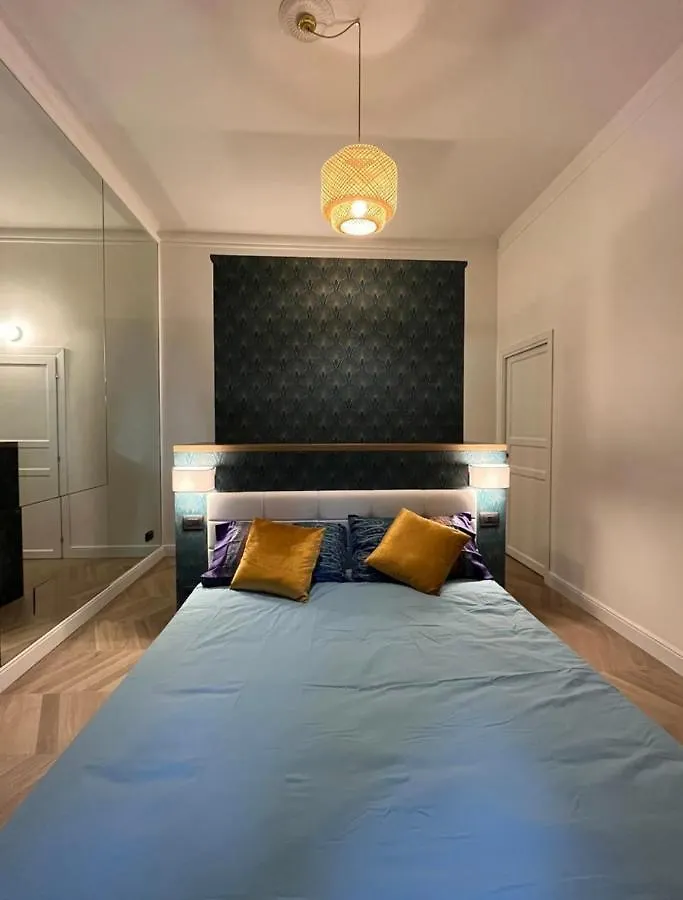 Isola Suites Milán 0*,  Italia
